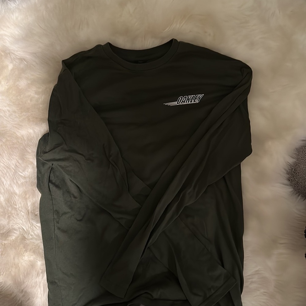 Oakley long sleeve t-shirt